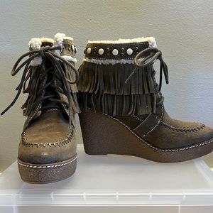 Sam Edelman booties, size 7, olive green.